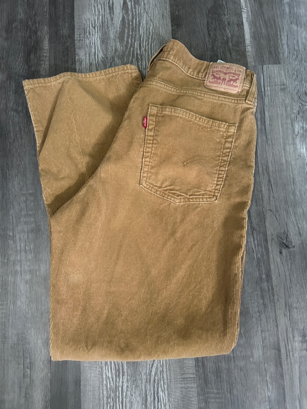 Levi's Women Corduroy Pants in Caramel Brown